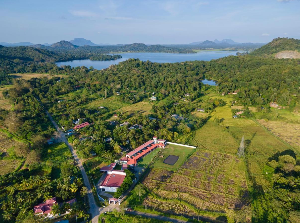 Elephyard Retreat Hotel Mahiyanganaya Kültér fotó